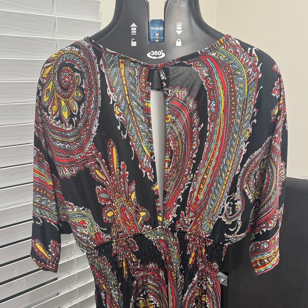 Black Paisley V-Neck Maxi Dress with Elastic Waist - Picture 4 of 4
